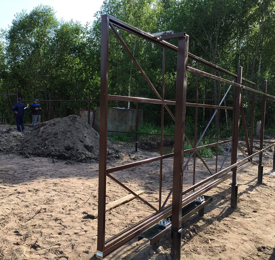 Варианты ворот на винтовых сваях в Рязанской области